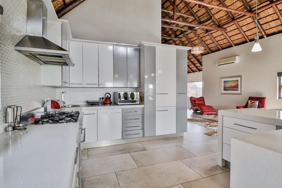 4 Bedroom Property for Sale in Boschenvaal River Front Lodges Free State